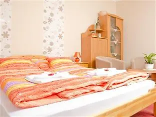 Illes Apartmanok I. ハイデゥソボスロー アパート